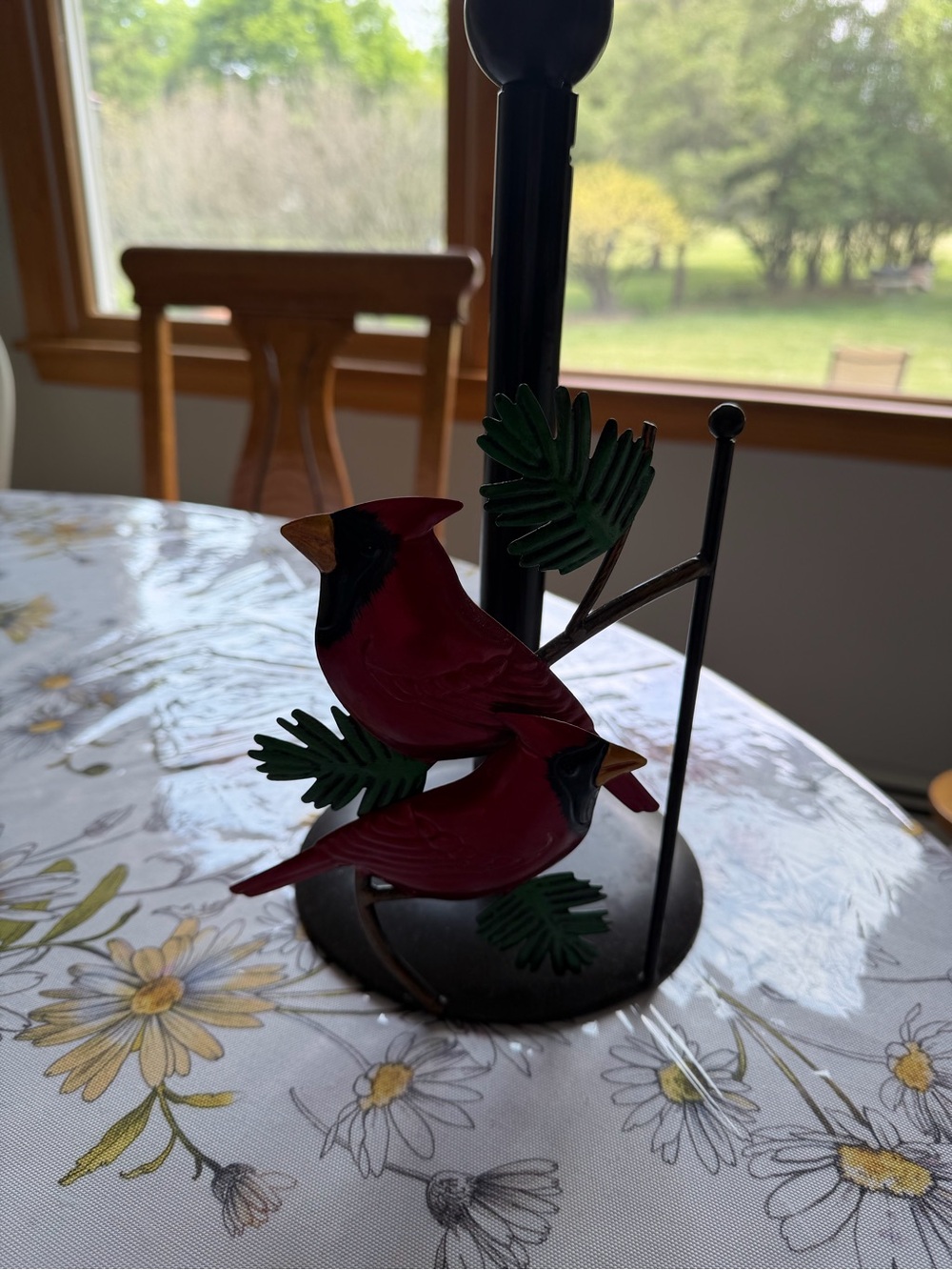 Paper towel holder Red Cardinal Metal Bird Figurine Pair freestanding